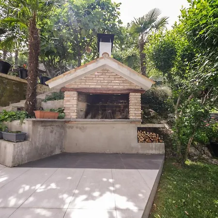 Nikola Apartman