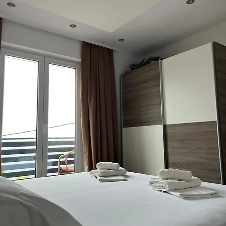 Nikola Apartamento