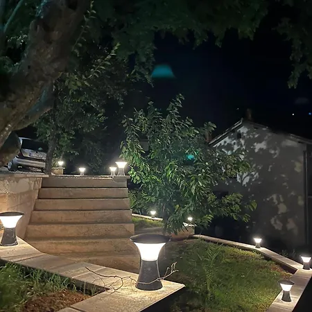 Nikola Apartamento